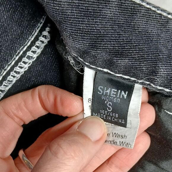 Shein Women's Baggy High Waist Jeans Black Embroidered Letter Denim Size Small - Picture 10 of 10